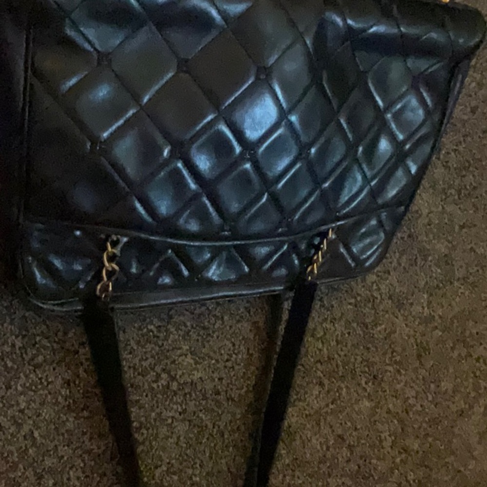 St.John’s leather large tote purse! 25 th Anniversary edition 14x9x4 GUC - Picture 3 of 9